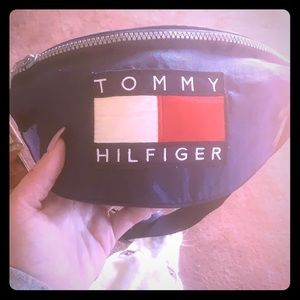 TOMMY HILFIGER waist bag (adjustable strap)